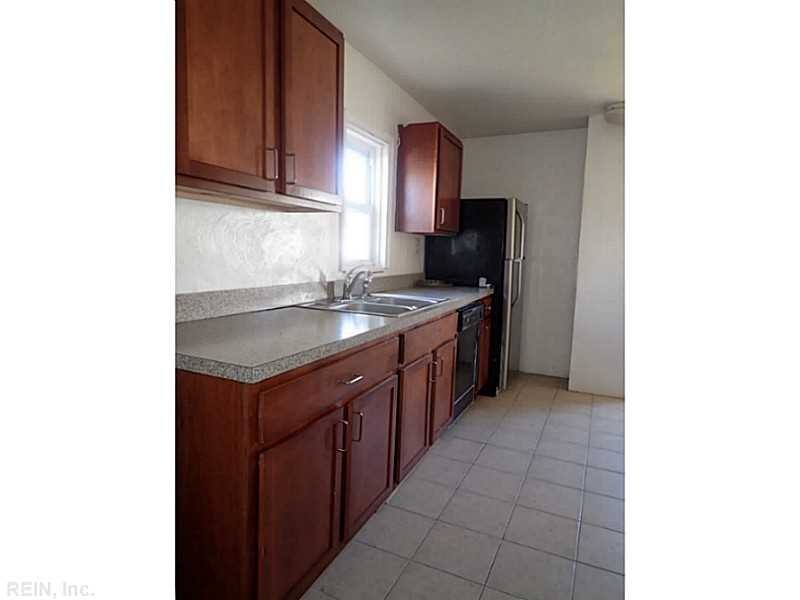 7468 Diven St - Photo 3 of 20