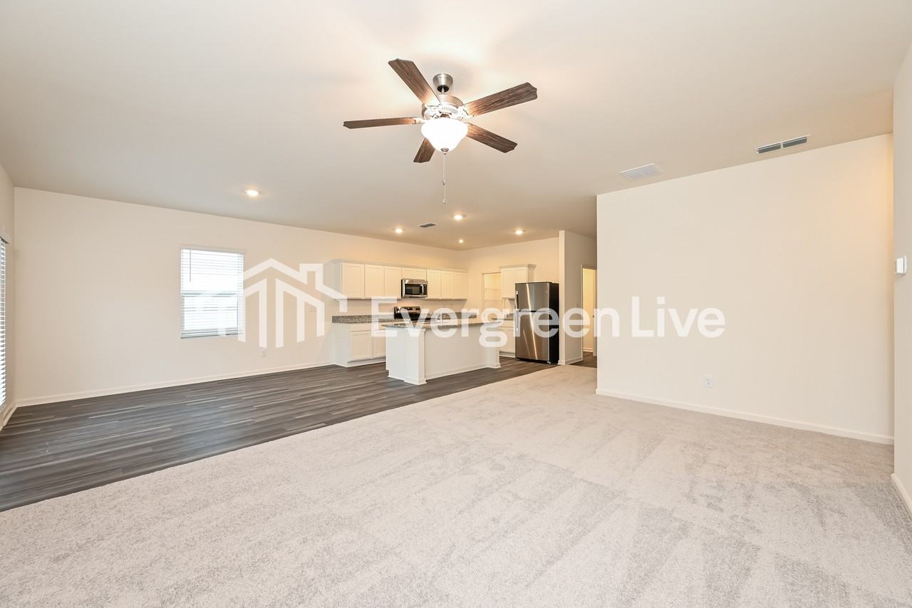 146 Galilee Ln - Photo 3 of 11