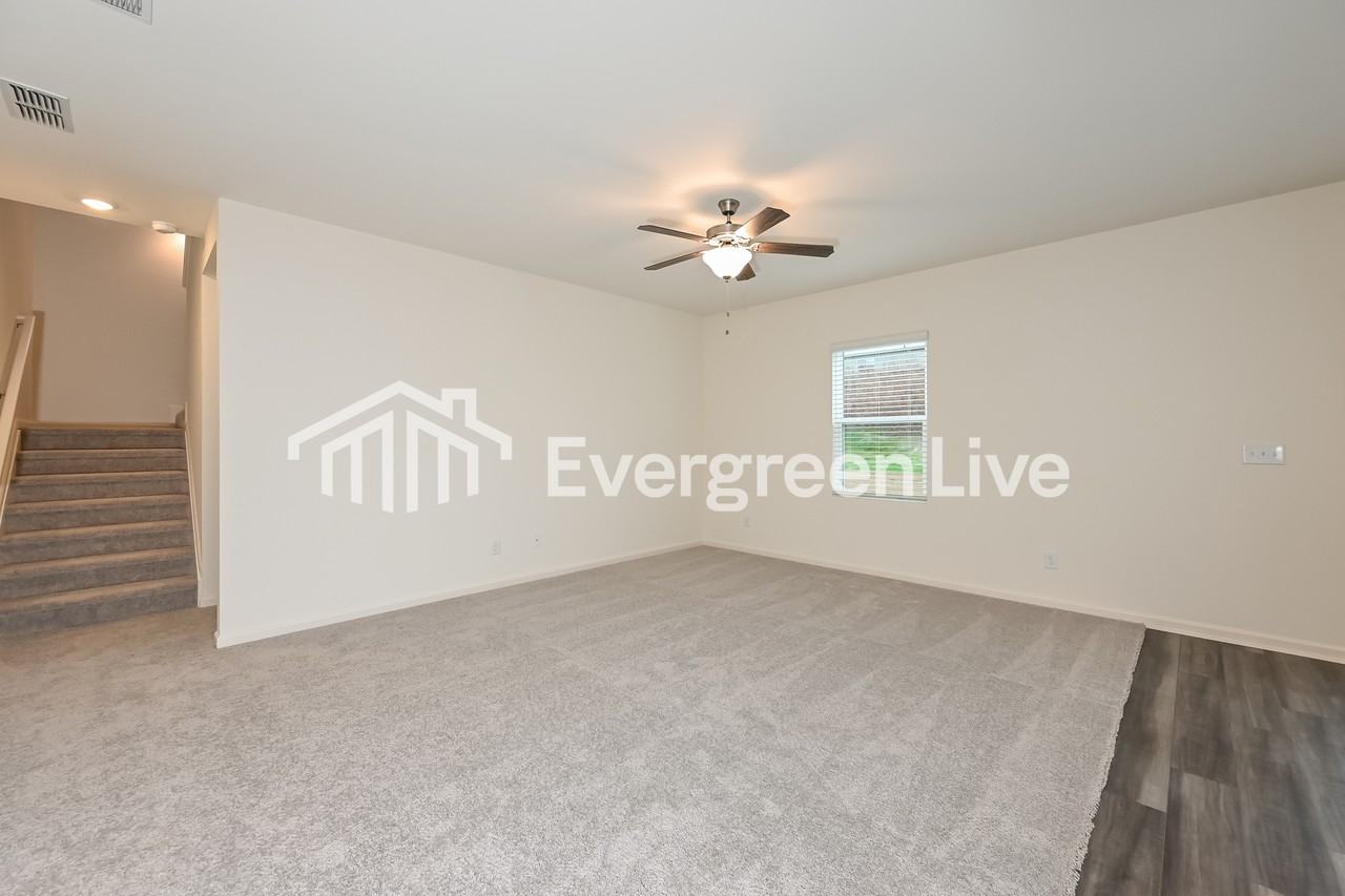 146 Galilee Ln - Photo 5 of 11