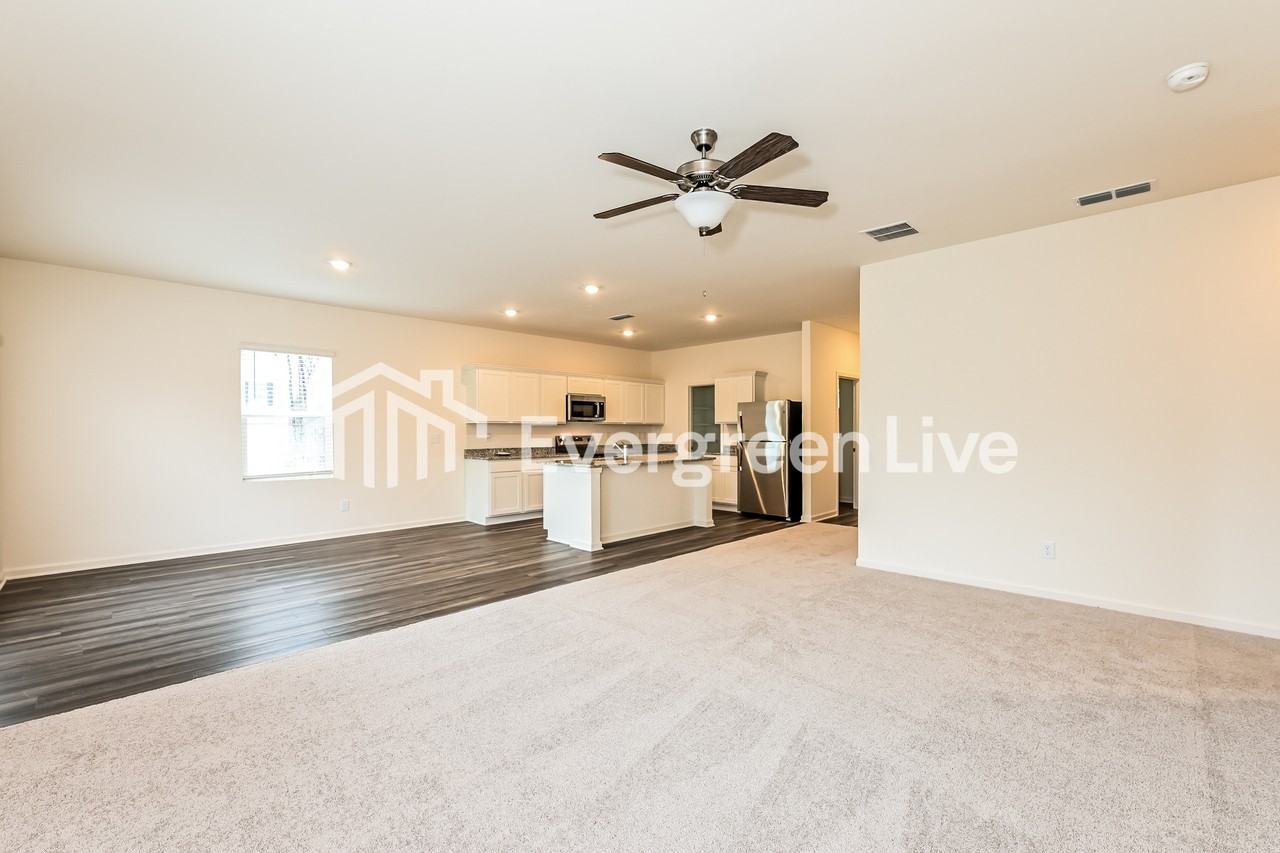 104 Rowlett Pl - Photo 7 of 8
