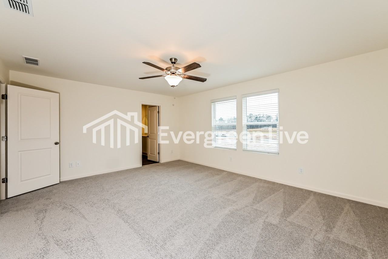 104 Rowlett Pl - Photo 5 of 8
