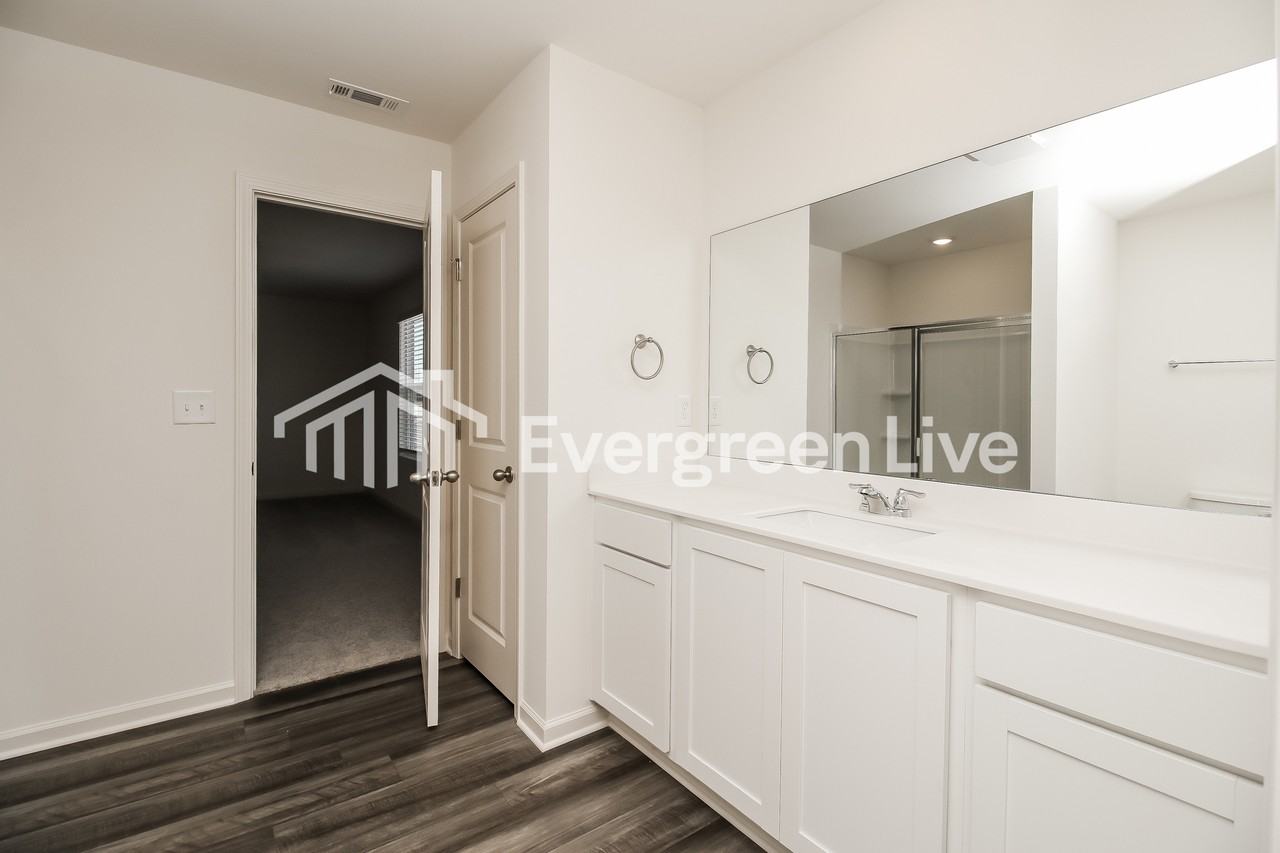 103 Rowlett Pl - Photo 6 of 11