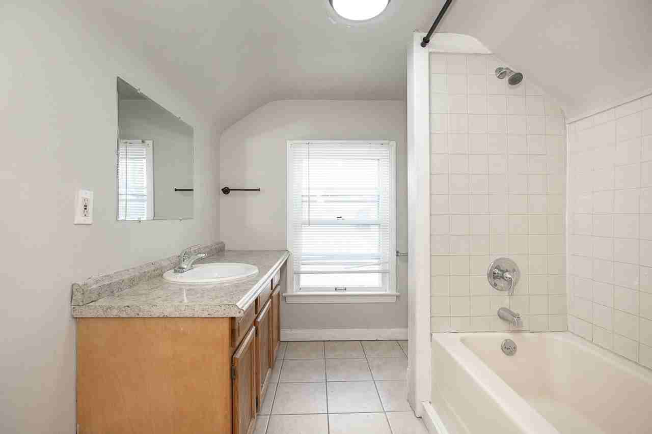 3697 Brinkmore Rd - Photo 4 of 50