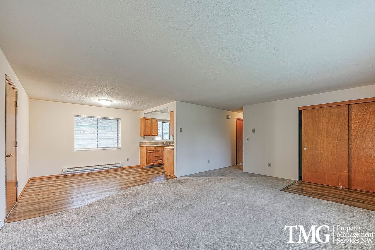 3327 Addy St - Photo 4 of 20