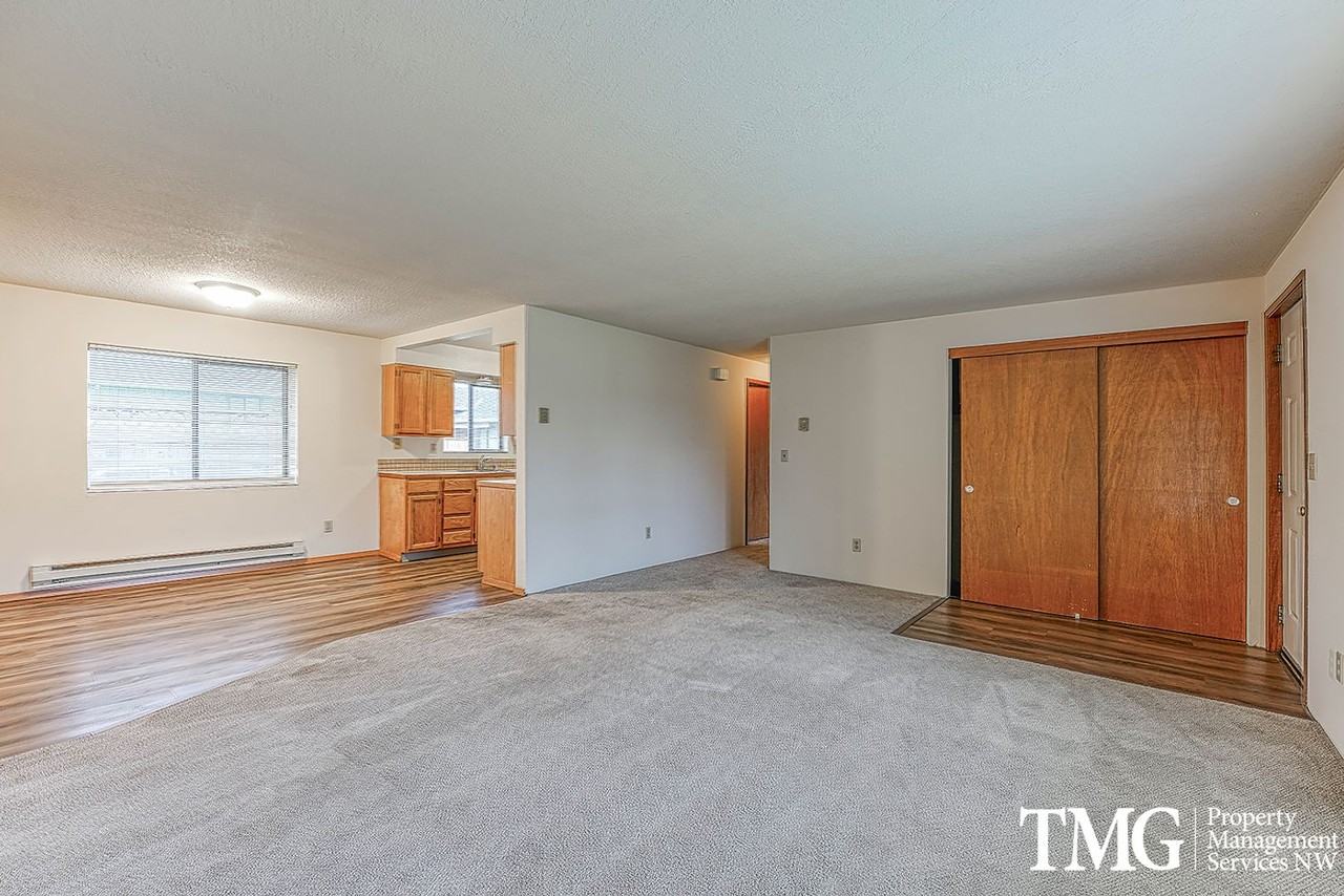 3327 Addy St - Photo 5 of 20