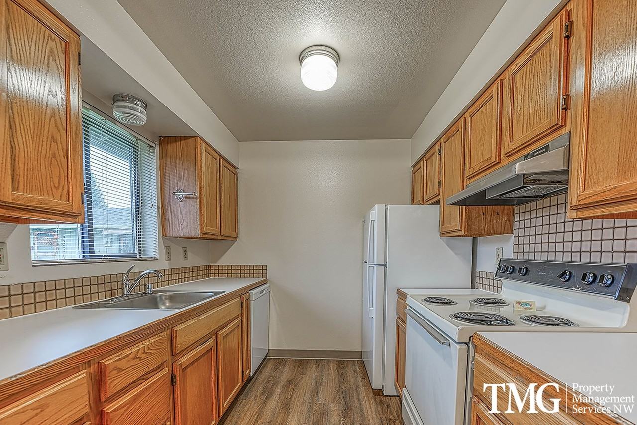 3327 Addy St - Photo 7 of 20