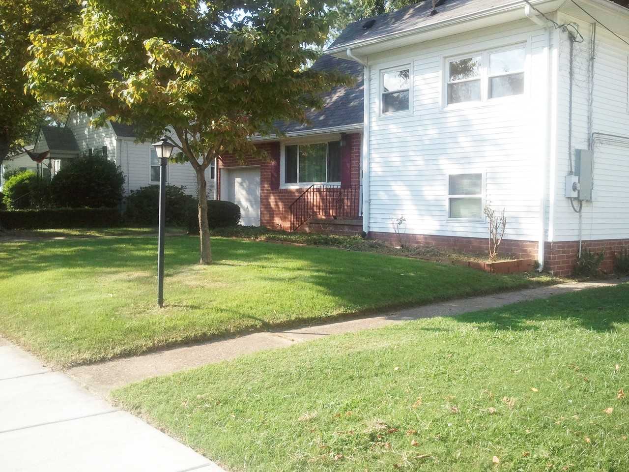 248 Forsythe St - Photo 2 of 21