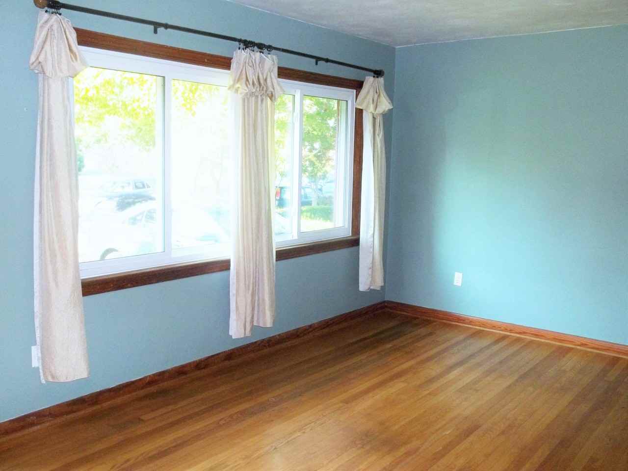 248 Forsythe St - Photo 3 of 21