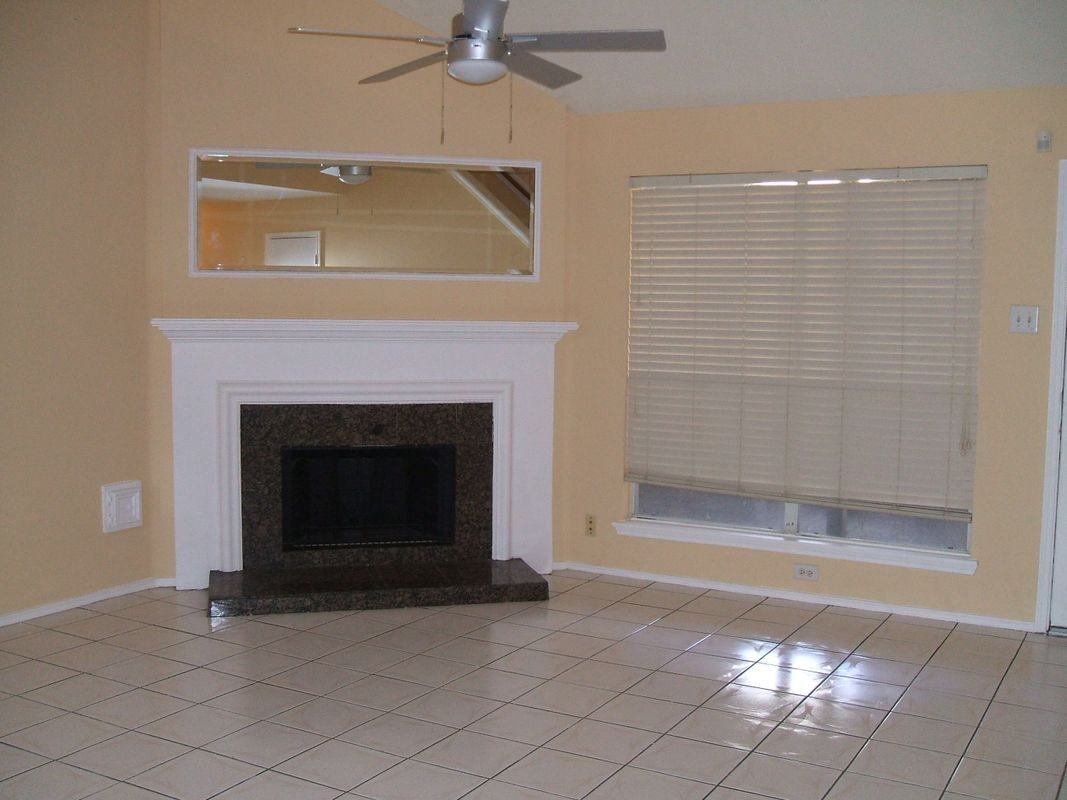 8978 Dawnridge Dr - Photo 2 of 3