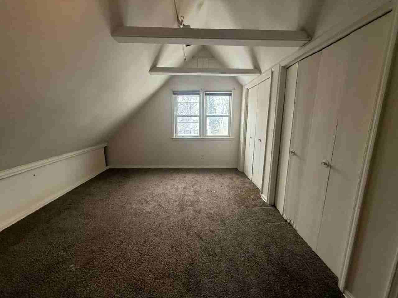 21111 Raymond St - Photo 3 of 17