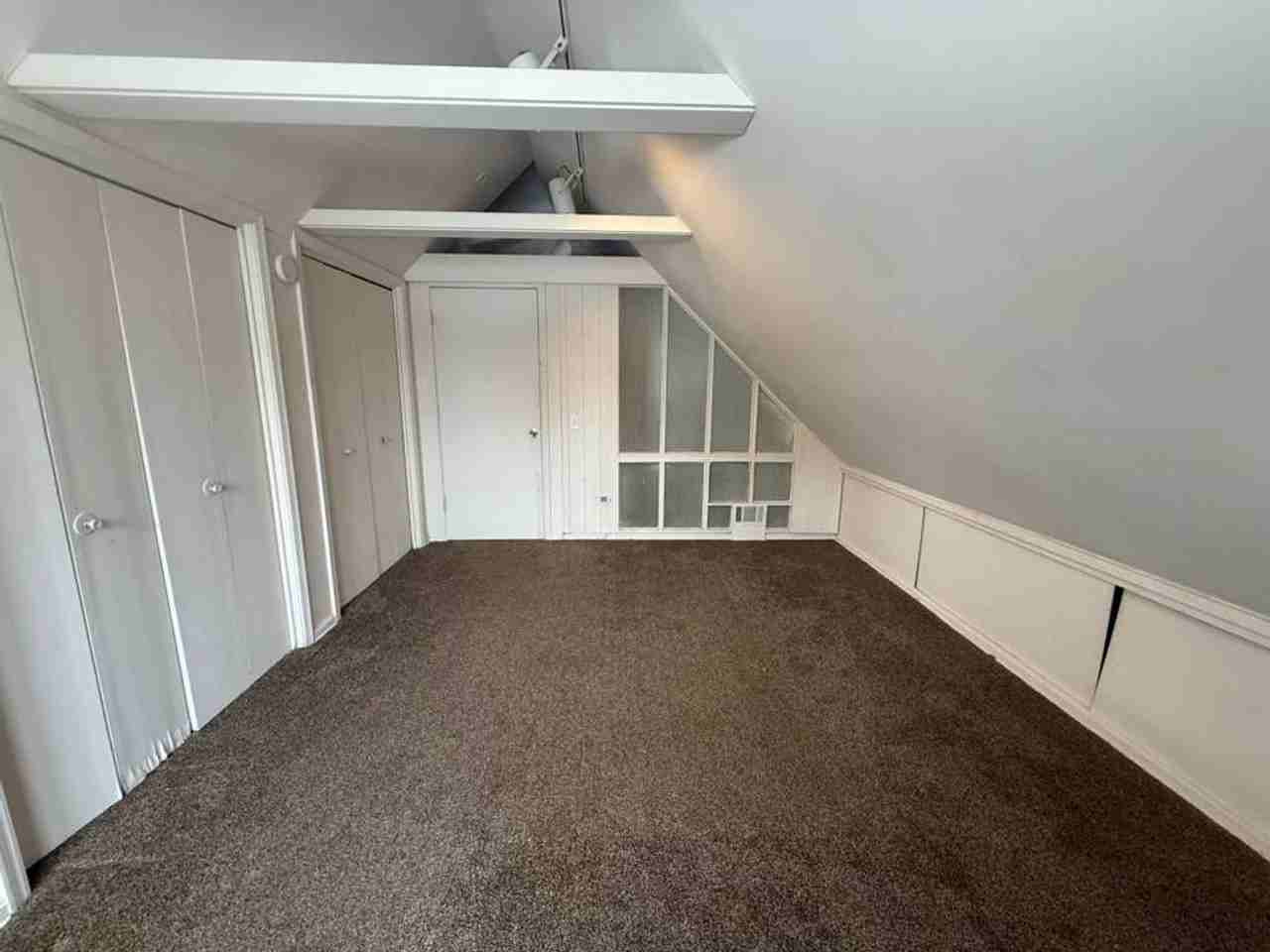 21111 Raymond St - Photo 7 of 17