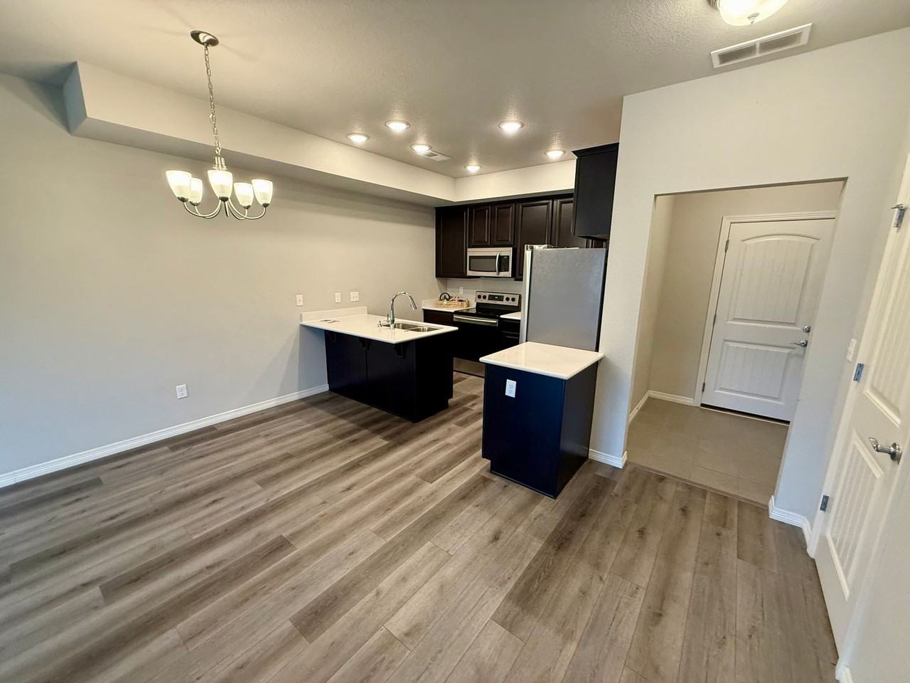 876 Winding Brook Dr - Photo 2 of 24