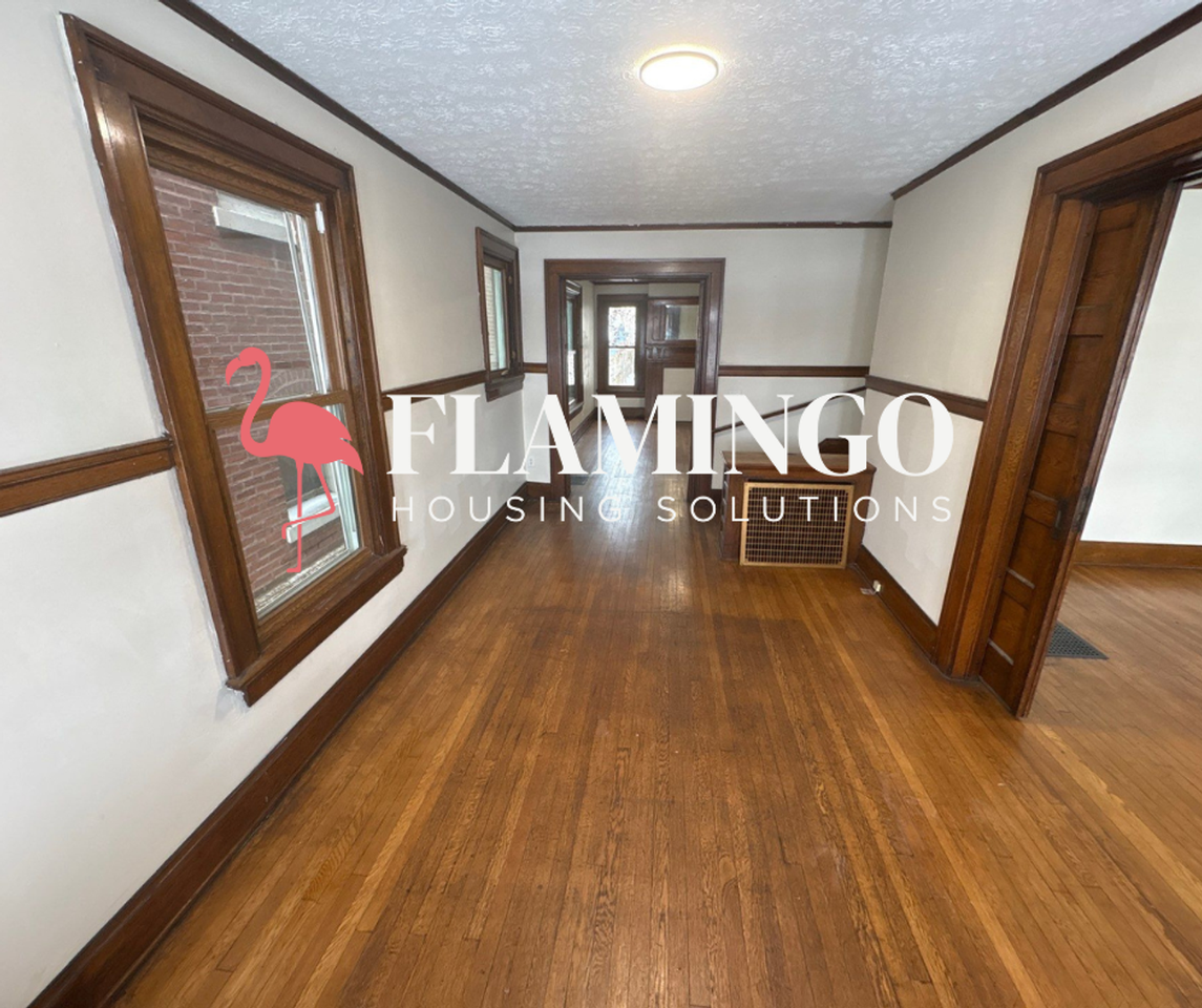 1422 E 3rd St - Photo 2 of 25