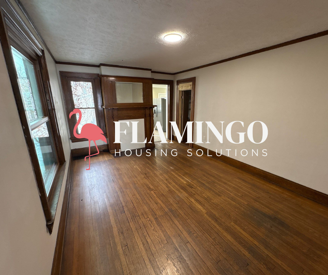 1422 E 3rd St - Photo 5 of 25