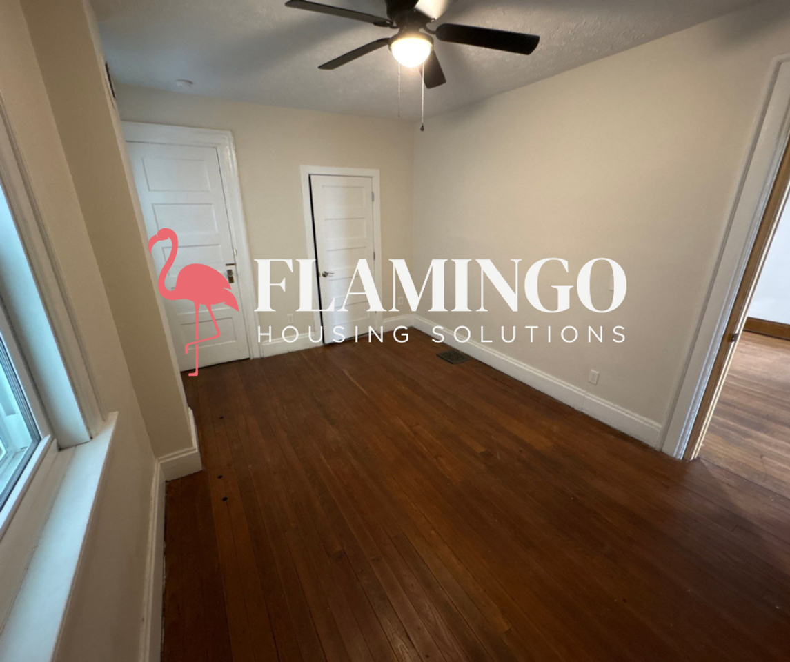 1422 E 3rd St - Photo 6 of 25