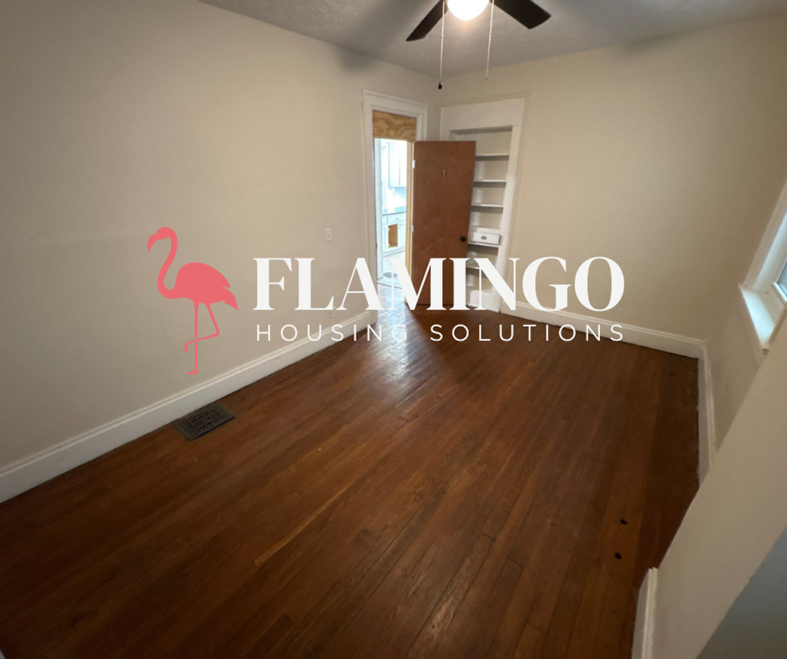 1422 E 3rd St - Photo 7 of 25