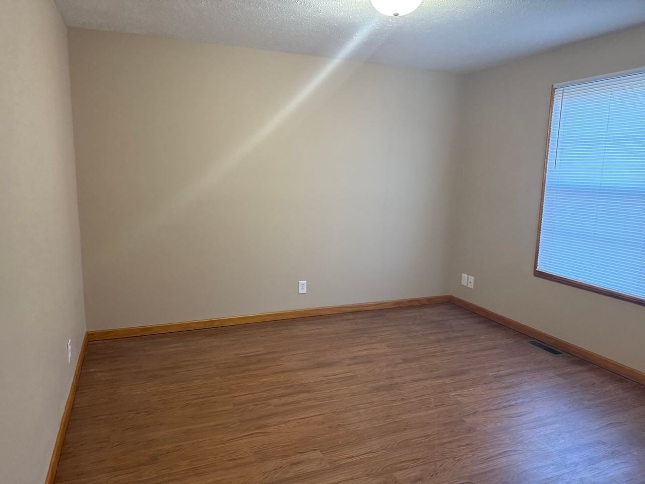 2914 Sandy Ln - Photo 6 of 20