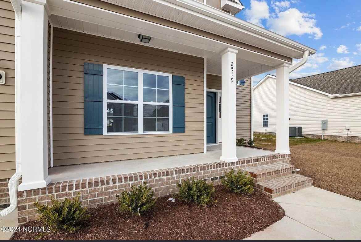 2519 Dakota Dr - Photo 3 of 17