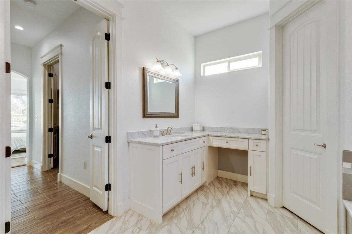 1399 E Highland Rd - Photo 3 of 40