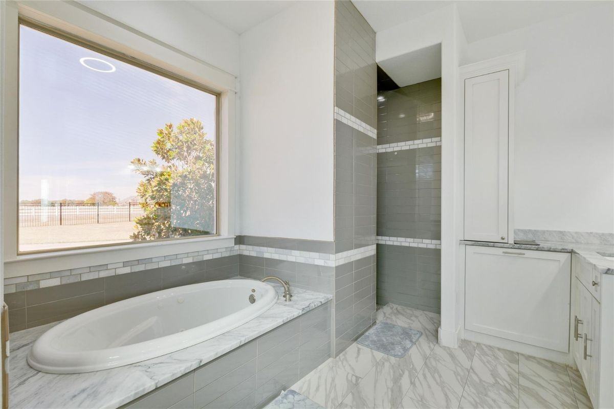 1399 E Highland Rd - Photo 4 of 40