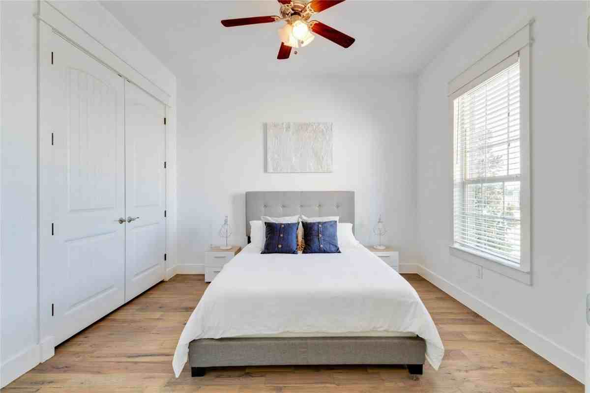 1399 E Highland Rd - Photo 6 of 40