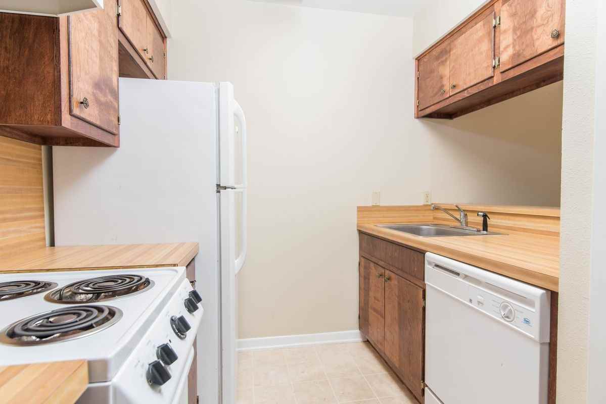 203 E Bowie St ##10 - Photo 6 of 12