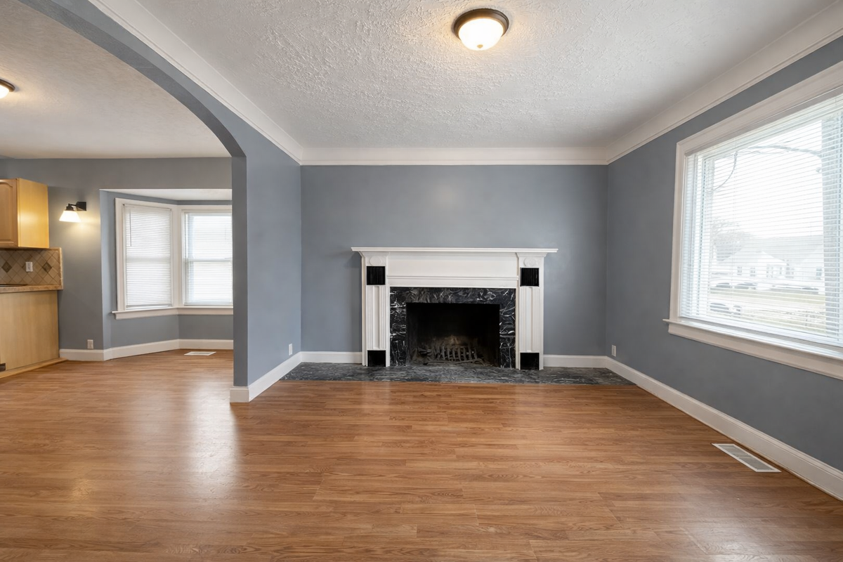 20540 Delaware Ave - Photo 3 of 20