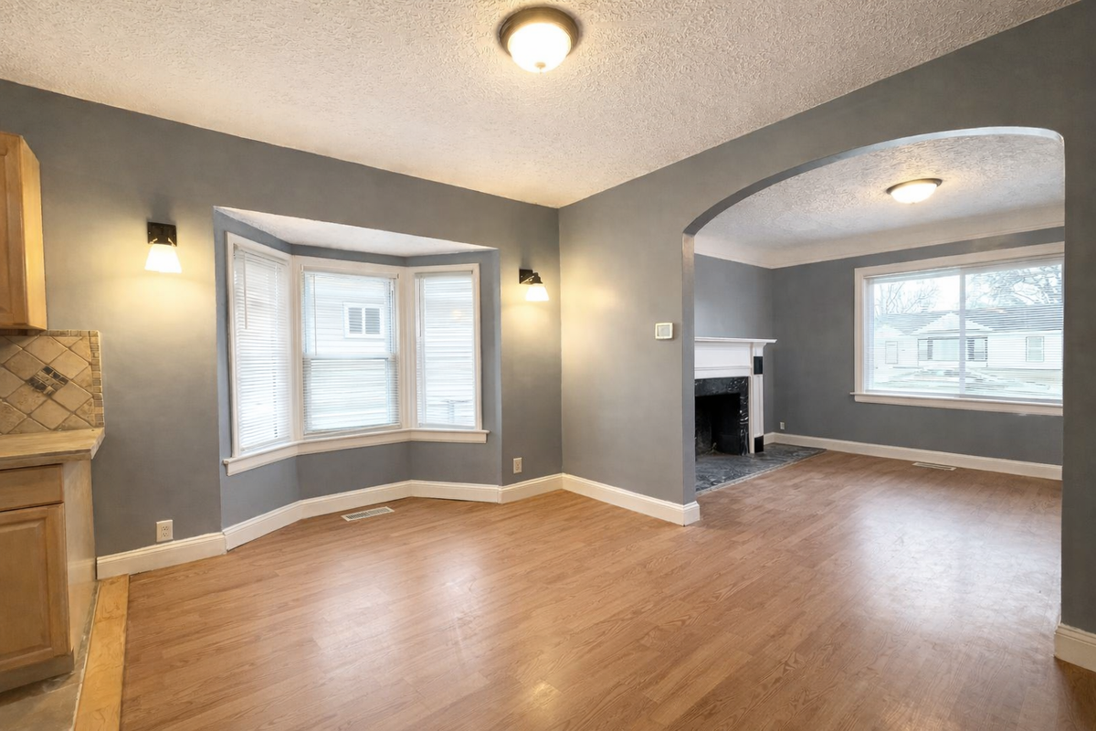 20540 Delaware Ave - Photo 5 of 20