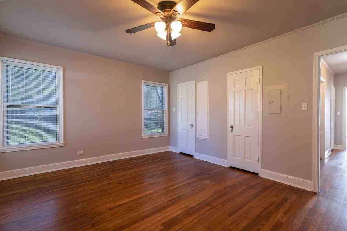 609 S Pecan Ave - Photo 6 of 16