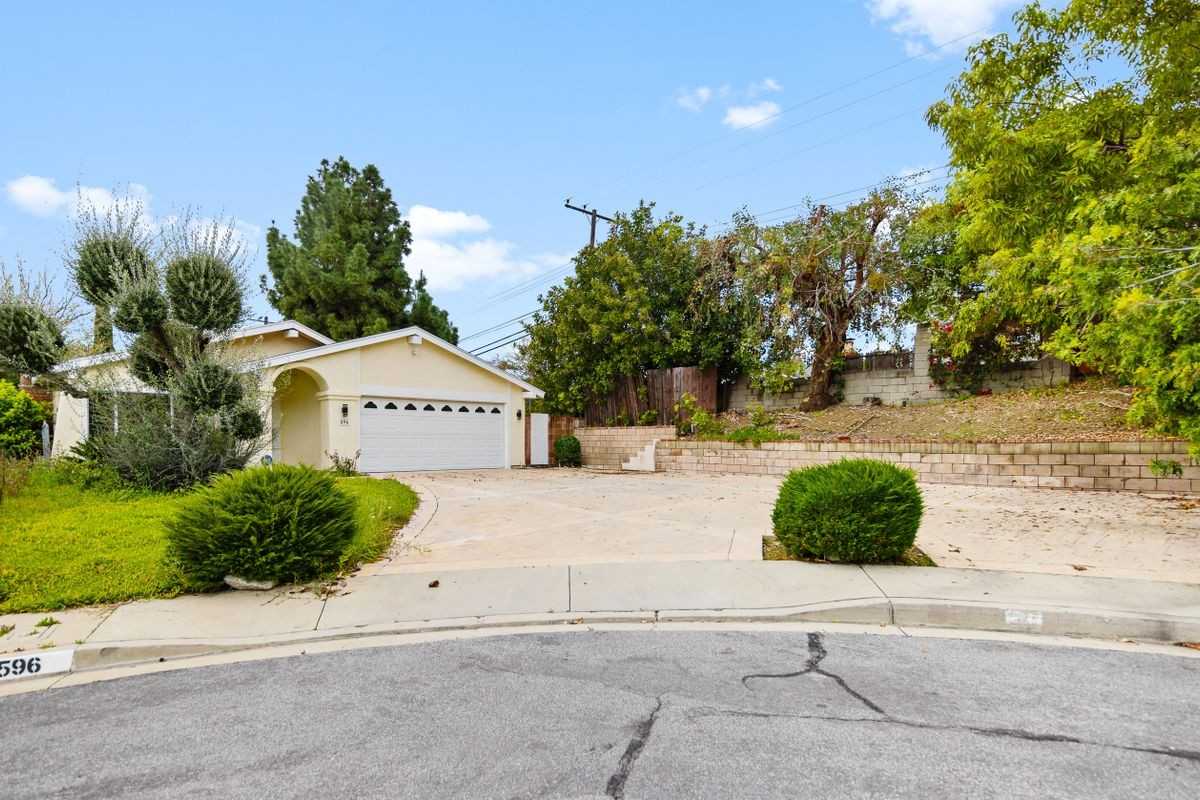 596 Vista Rambla - Photo 3 of 33