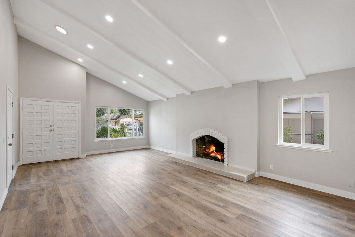 596 Vista Rambla - Photo 4 of 33