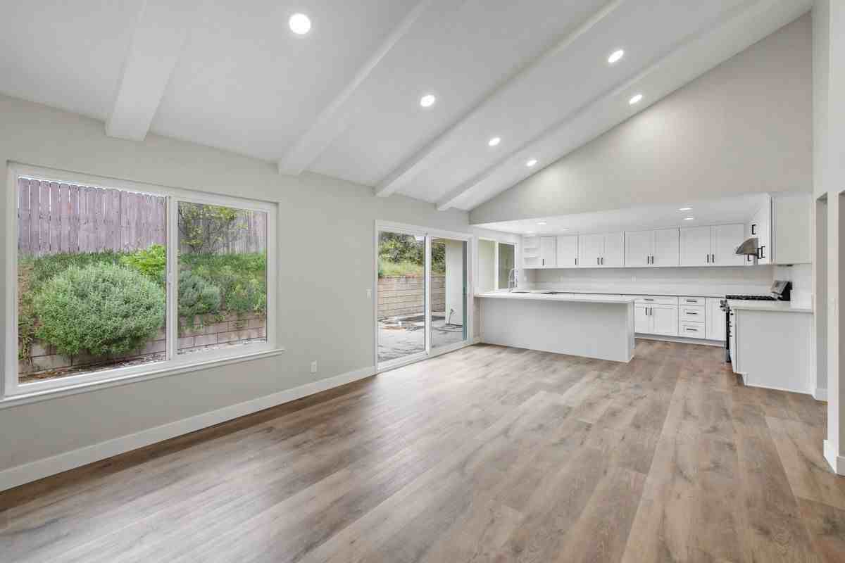 596 Vista Rambla - Photo 6 of 33