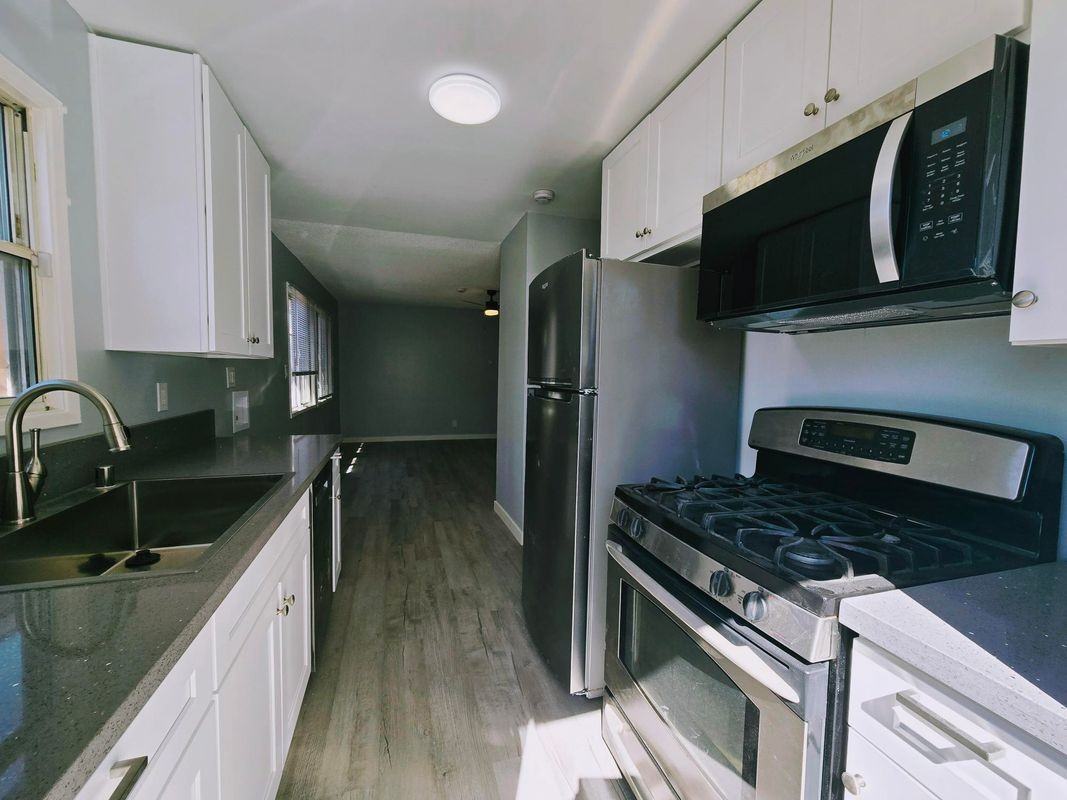 317 Warren Ln ##3/4 - Photo 3 of 20