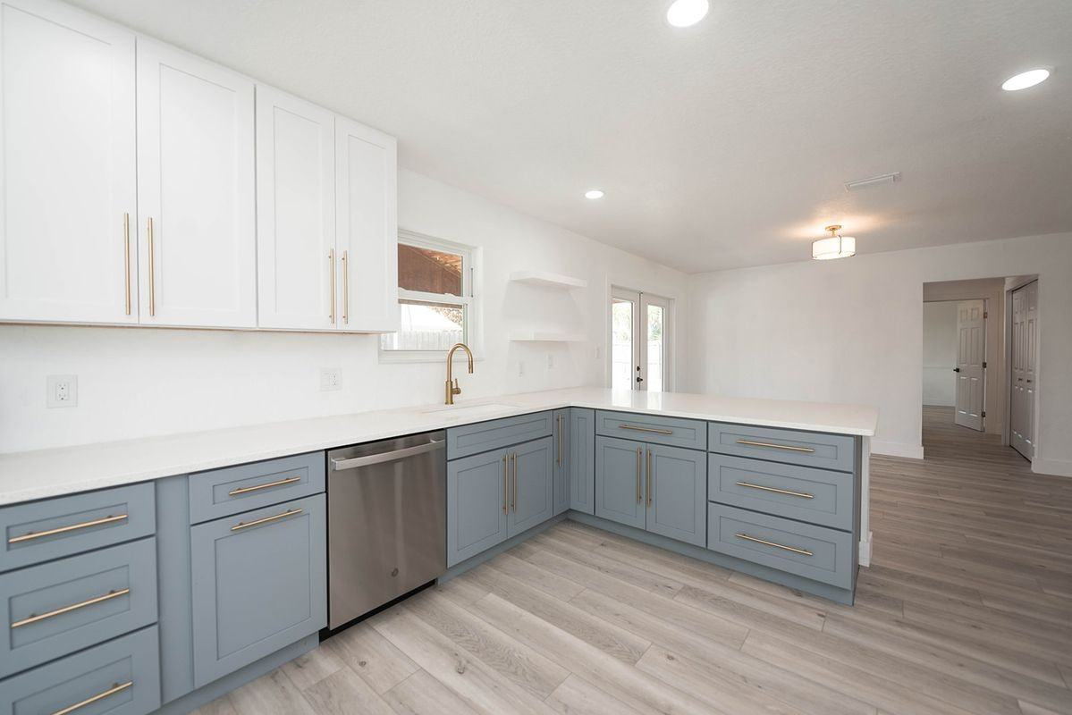 790 Palm Dr - Photo 4 of 50