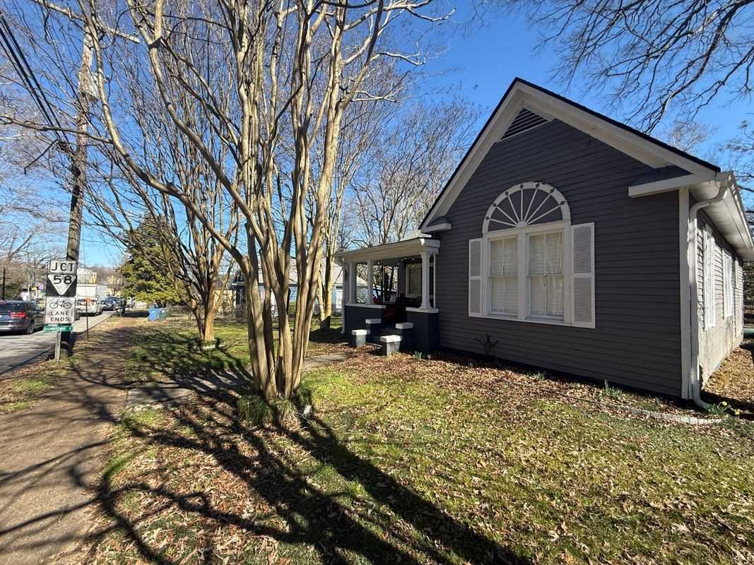 4016 Saint Elmo Ave - Photo 2 of 3