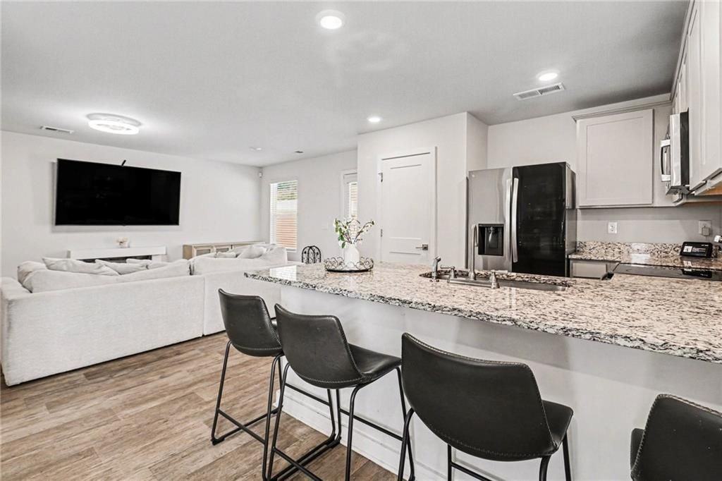 3528 Station Dr - Photo 4 of 17