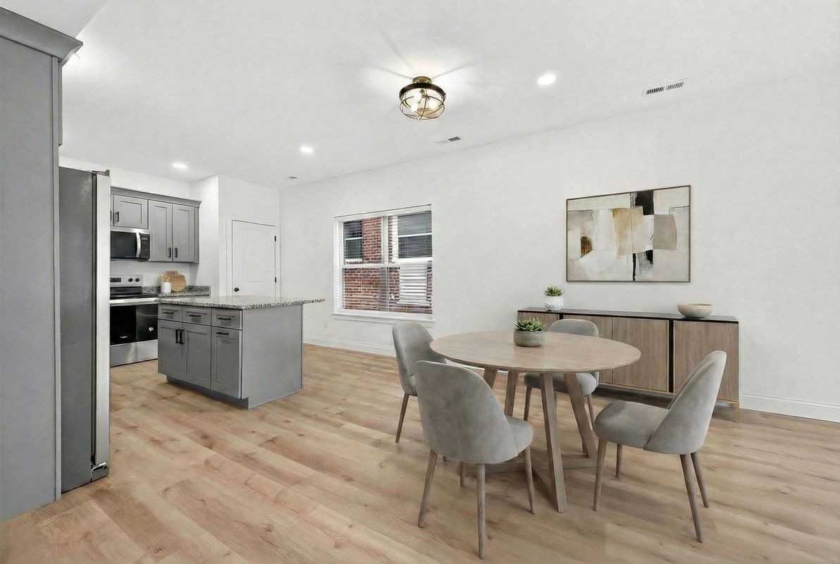 2027 Maury Ave - Photo 5 of 20