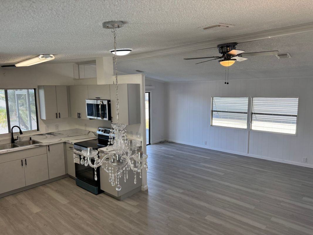 1925 Sago Palm St Ne - Photo 2 of 3