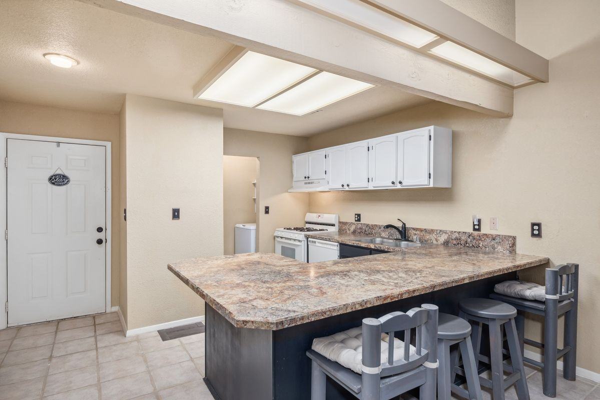 1230 Mechem Dr ##23 - Photo 4 of 18