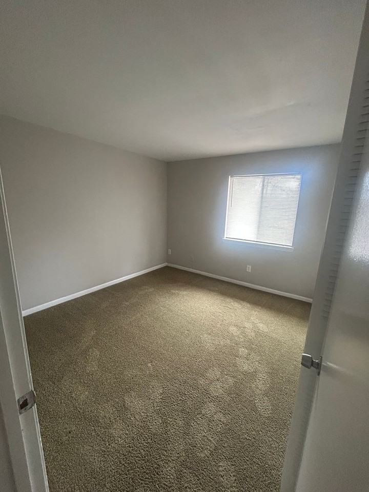 326 Orchard Trace Ln #5 - Photo 6 of 9