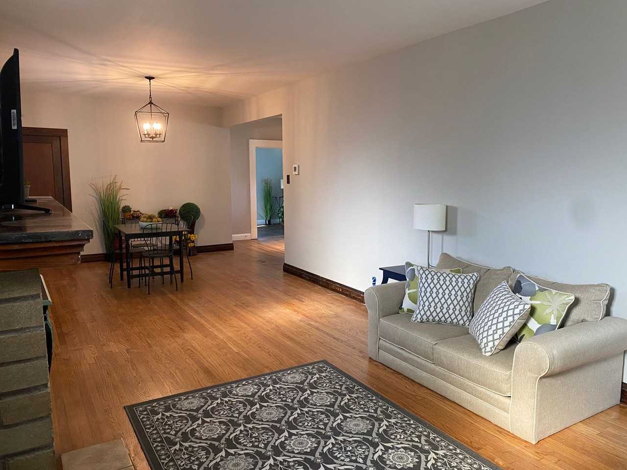 5727 Lansdowne Ave - Photo 3 of 20