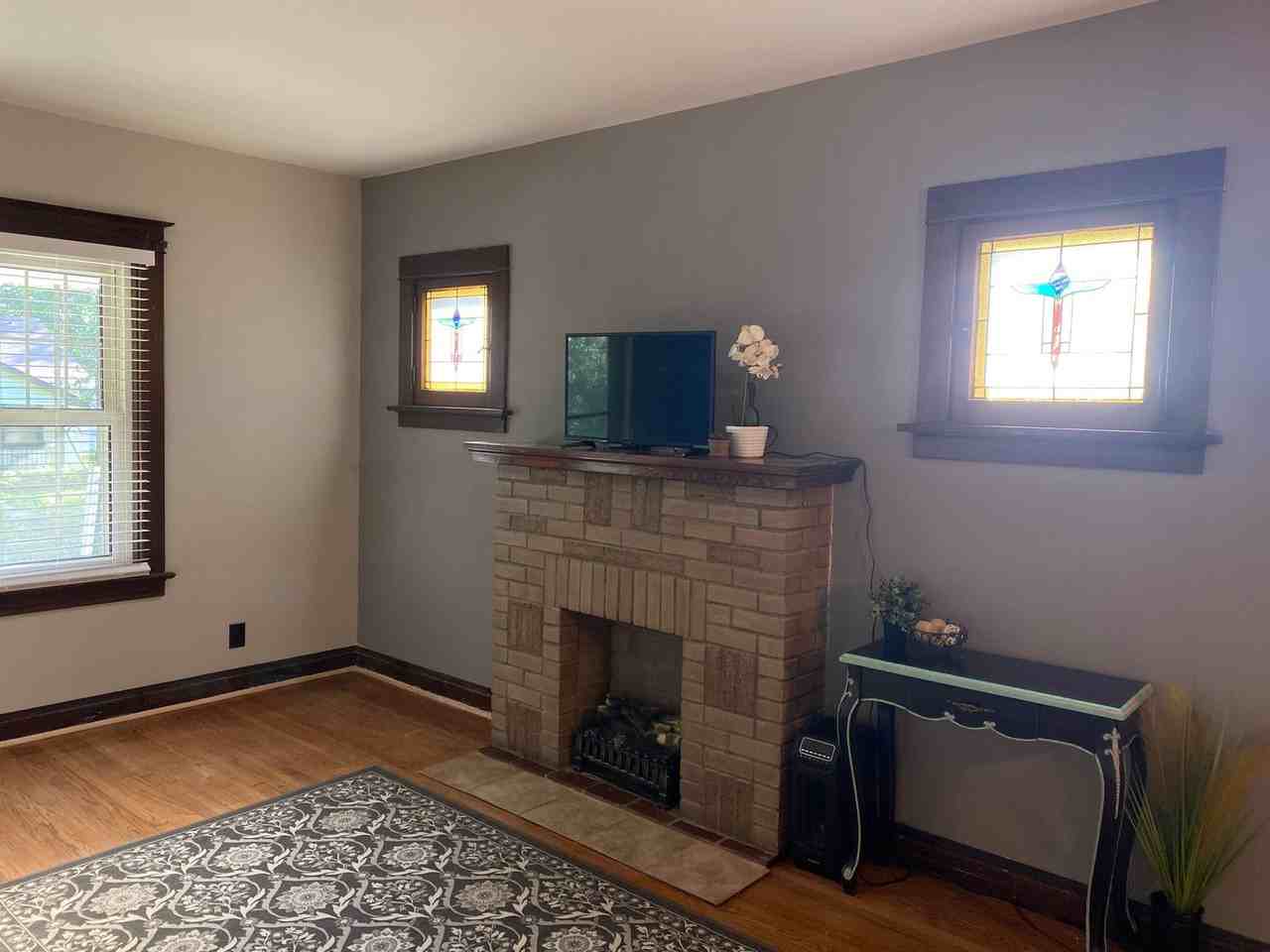 5727 Lansdowne Ave - Photo 4 of 20