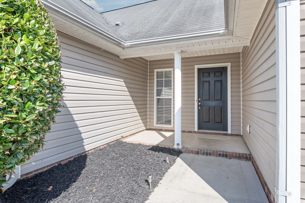 1020 Cranston Crossing Pl - Photo 3 of 33