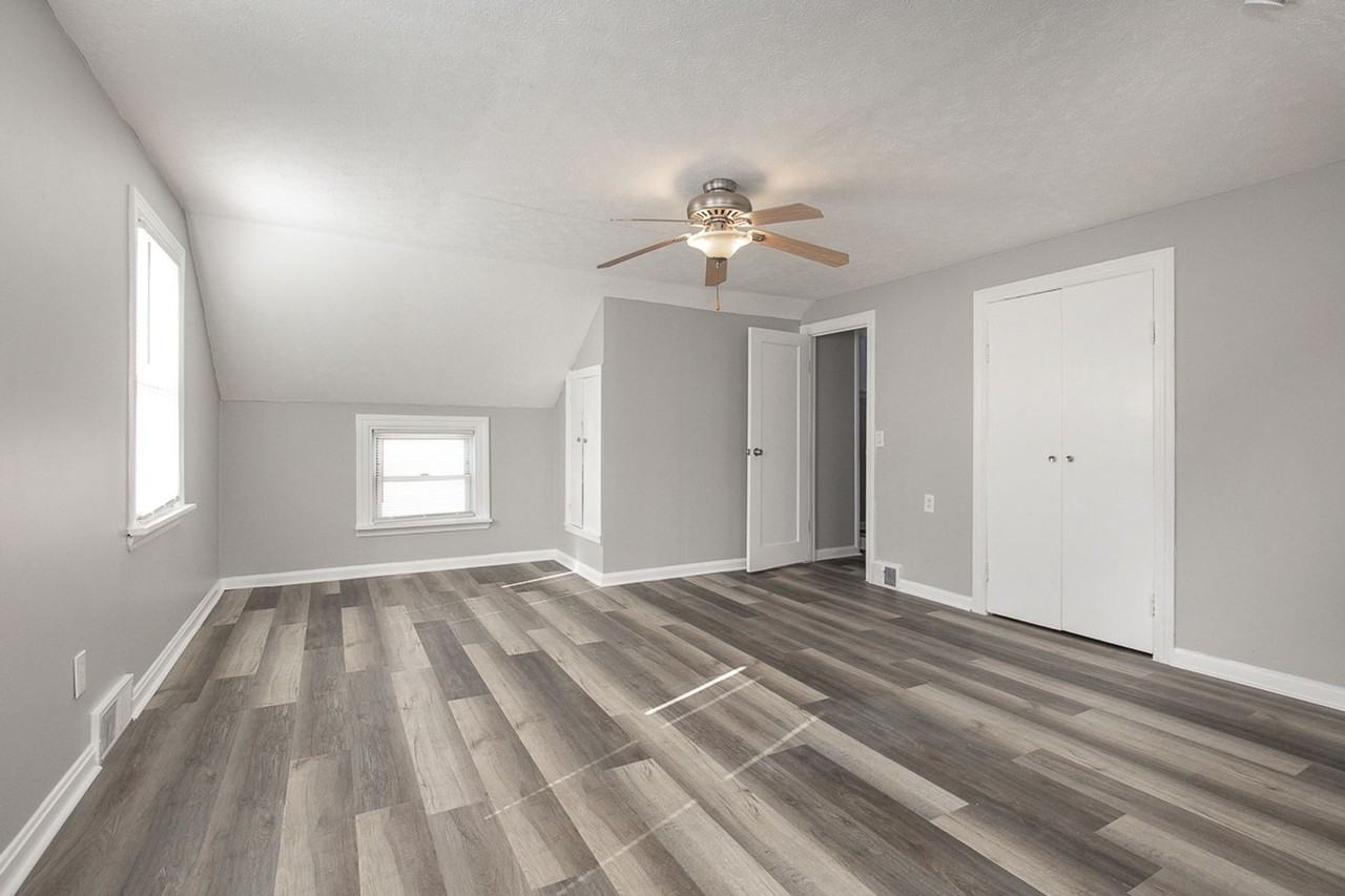 20301 Miller Ave - Photo 5 of 33