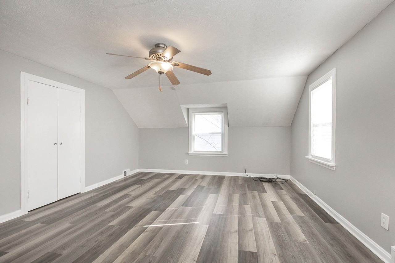 20301 Miller Ave - Photo 6 of 33