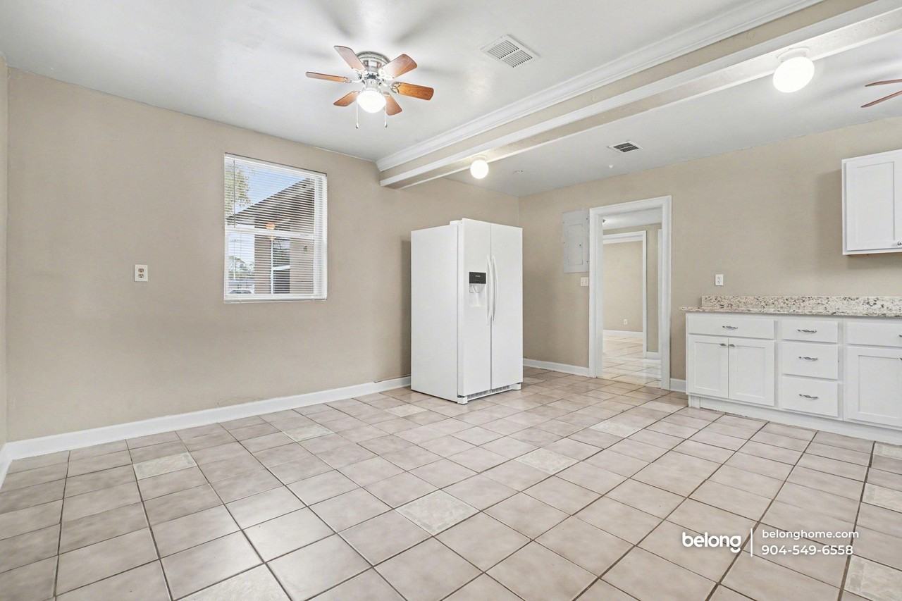 3445 Soutel Dr - Photo 5 of 26