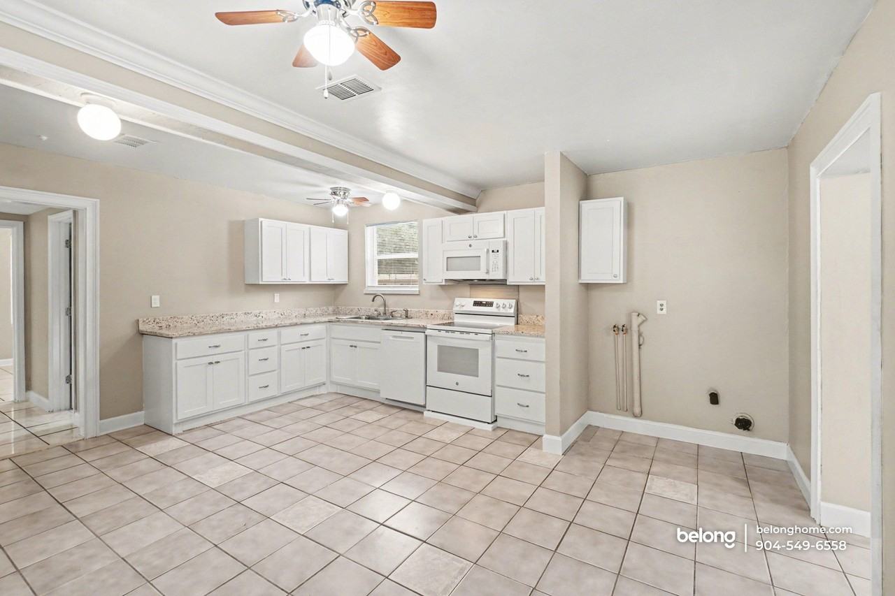 3445 Soutel Dr - Photo 6 of 26