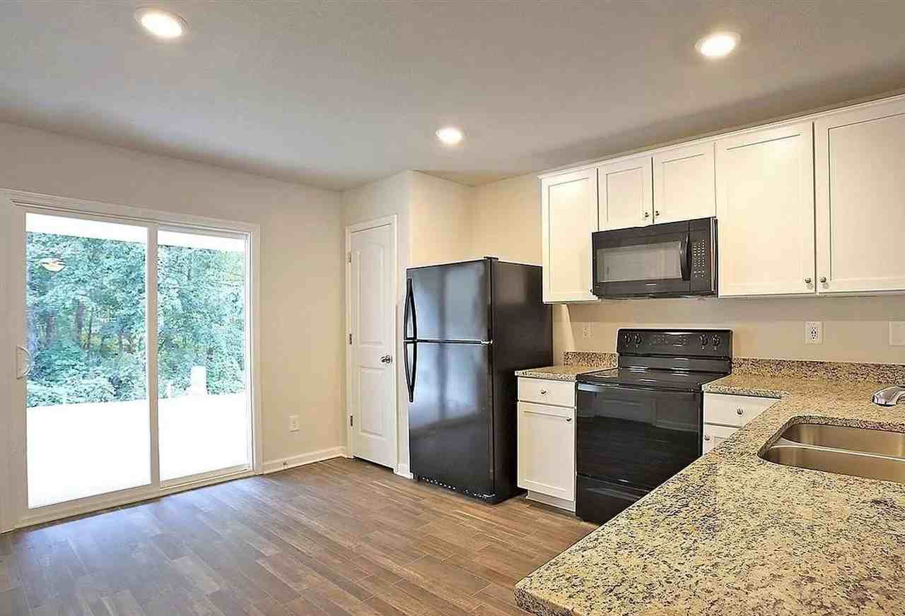 918 E Green St #E109 - Photo 6 of 18