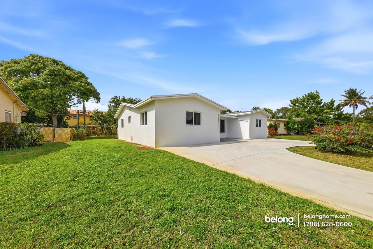 2631 Nw 47th Ave - Photo 2 of 24