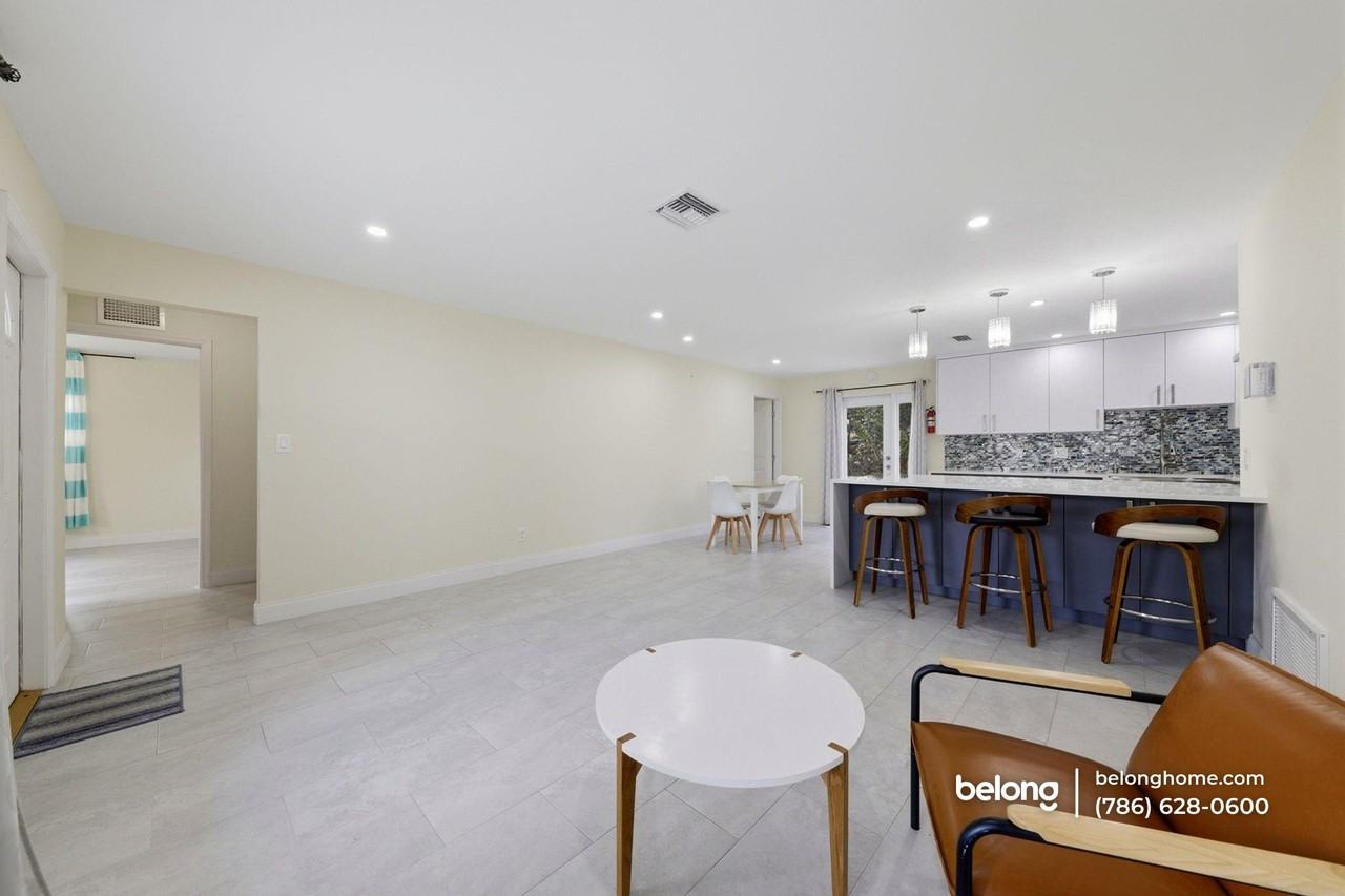 2631 Nw 47th Ave - Photo 7 of 24